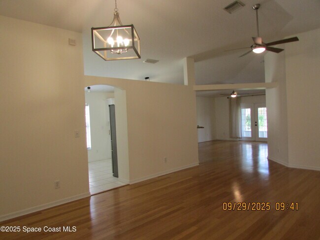 Building Photo - 2070 Tiburon Ln