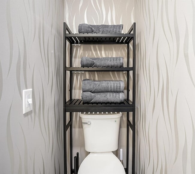 Building Photo - 2531 NE 47th St