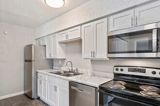 Building Photo - Falls at Mill Creek