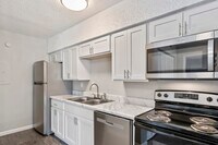 Building Photo - Falls at Mill Creek