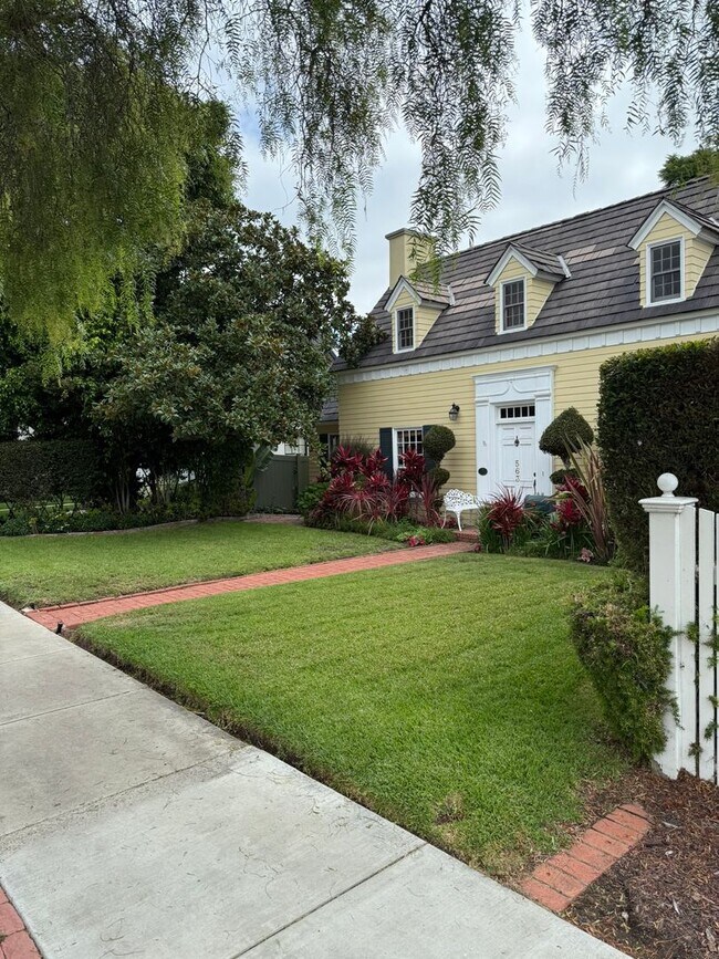 Building Photo - Charming Cape Cod Home | Hardwood Flooring