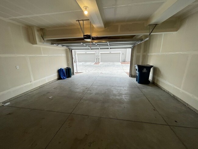 Building Photo - 7870 Bone Crk Pt