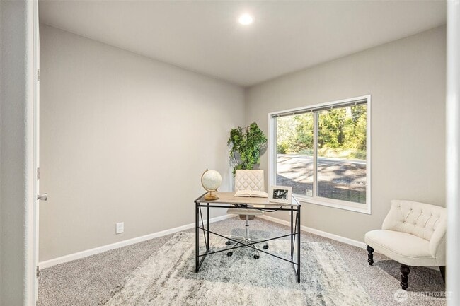 Building Photo - 39001 Shoreview Dr NE