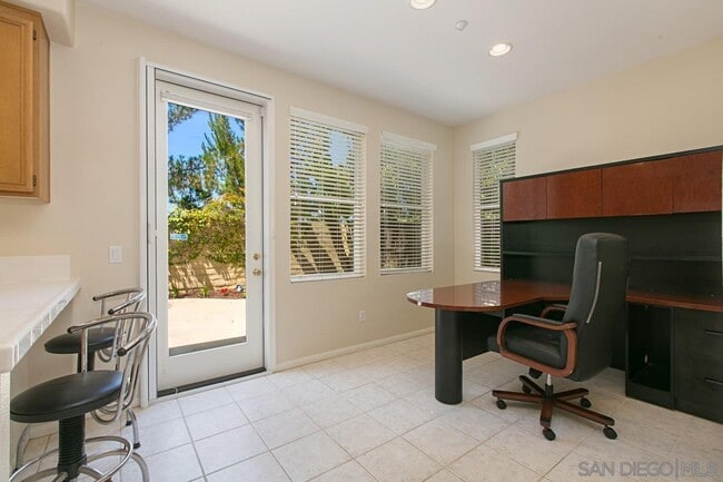 Building Photo - 13348 Calle Del Campo