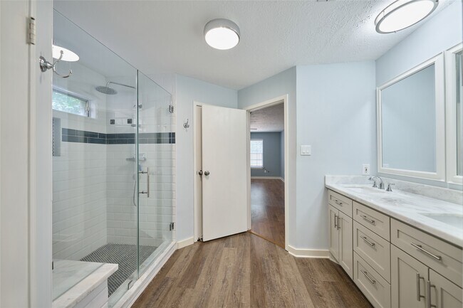 Building Photo - 5 N White Pebble Ct