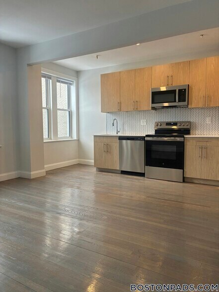 Building Photo - 117 Park Dr