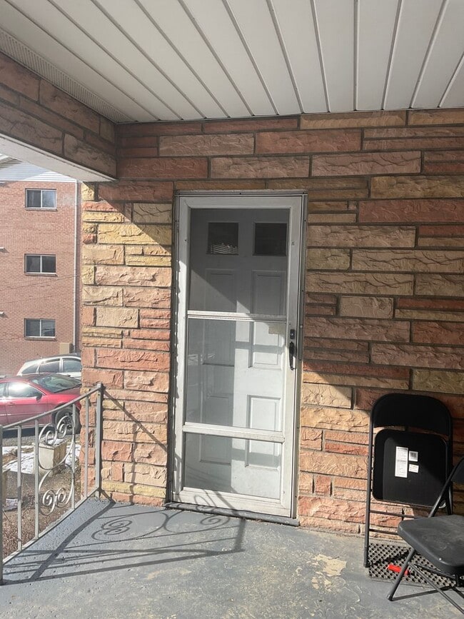 Building Photo - 3 Bedroom House located in Evansdale - Available 08/05!