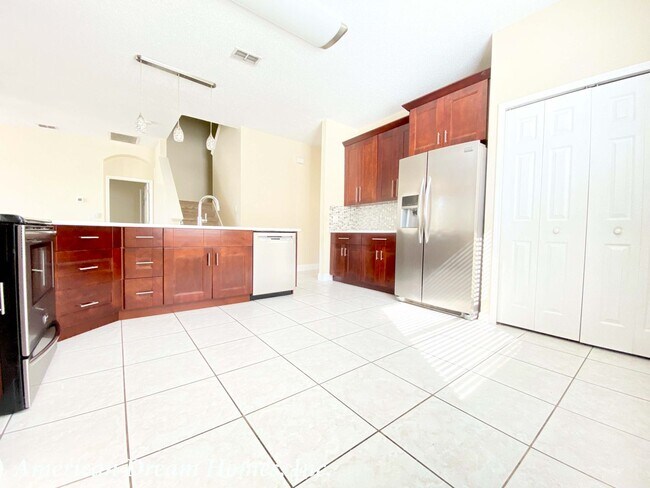 Building Photo - 729 Tuten Trail