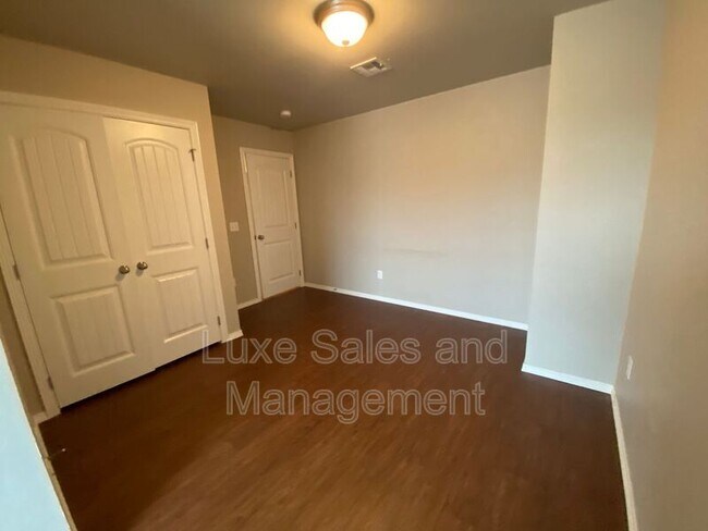 Building Photo - 2116 Buena Vida Ln