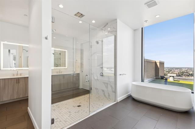 Building Photo - 2120 Olive St