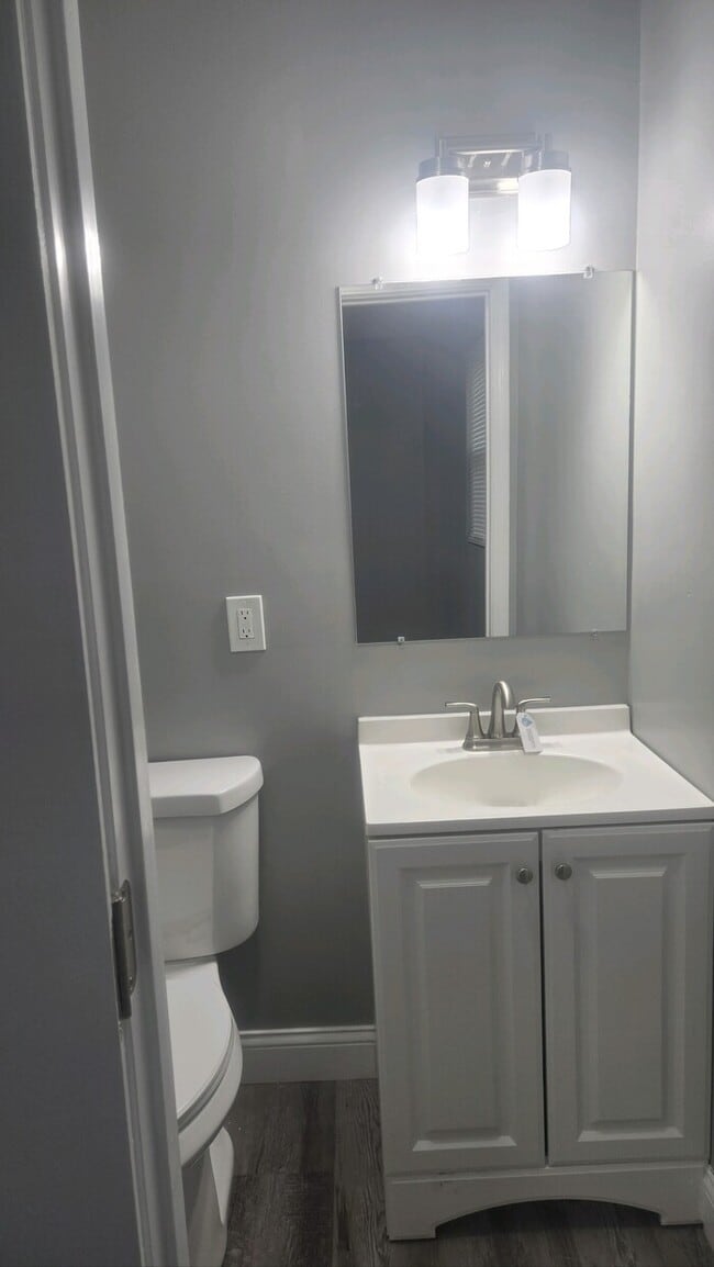 Building Photo - Beautifully rehabbed home