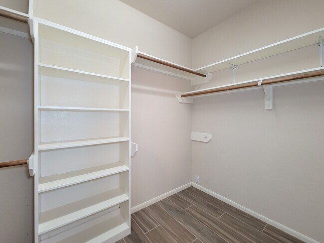 Building Photo - 6511 Canyon Mist Ln