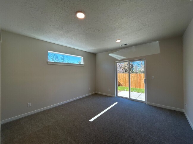 Building Photo - Brand New 3 Bedroom / 2 Bathroom Home in NW Redmond