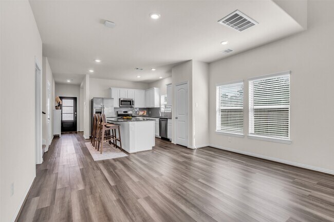 Building Photo - 28130 Aspen Horizon Dr