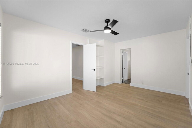 Building Photo - 1633 Dewey Street Apt #1, Hollywood, FL 33...