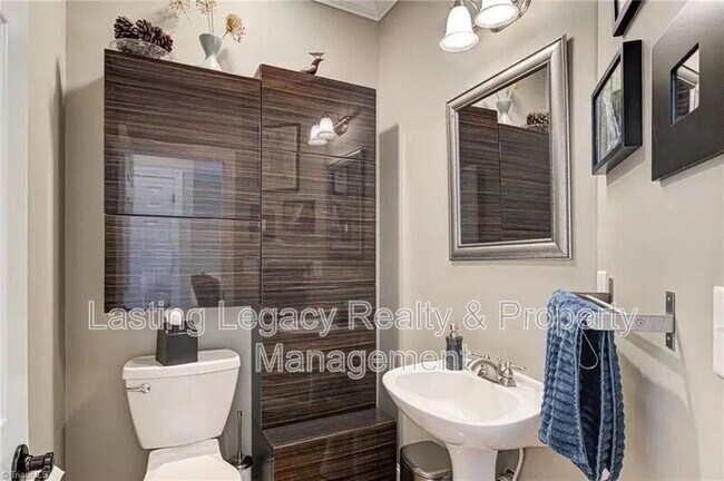 Building Photo - 475 Ashbry Run Dr