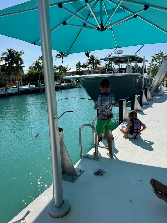 Building Photo - 124 Indies Dr N