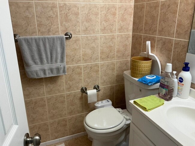 Building Photo - 580 Sanderling Ct