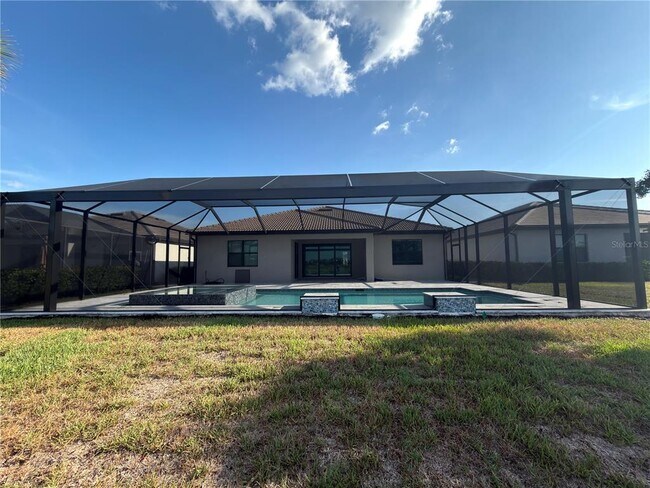 Building Photo - 18334 Ridgeline Dr