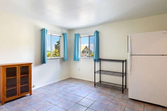 Building Photo - 64-660 Puu Olu Place