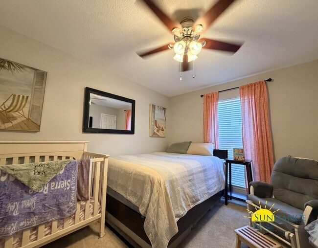Building Photo - Stunning 5 Bedroom Home in Mary Esther with Beach Access, Pool and Solar Panels!