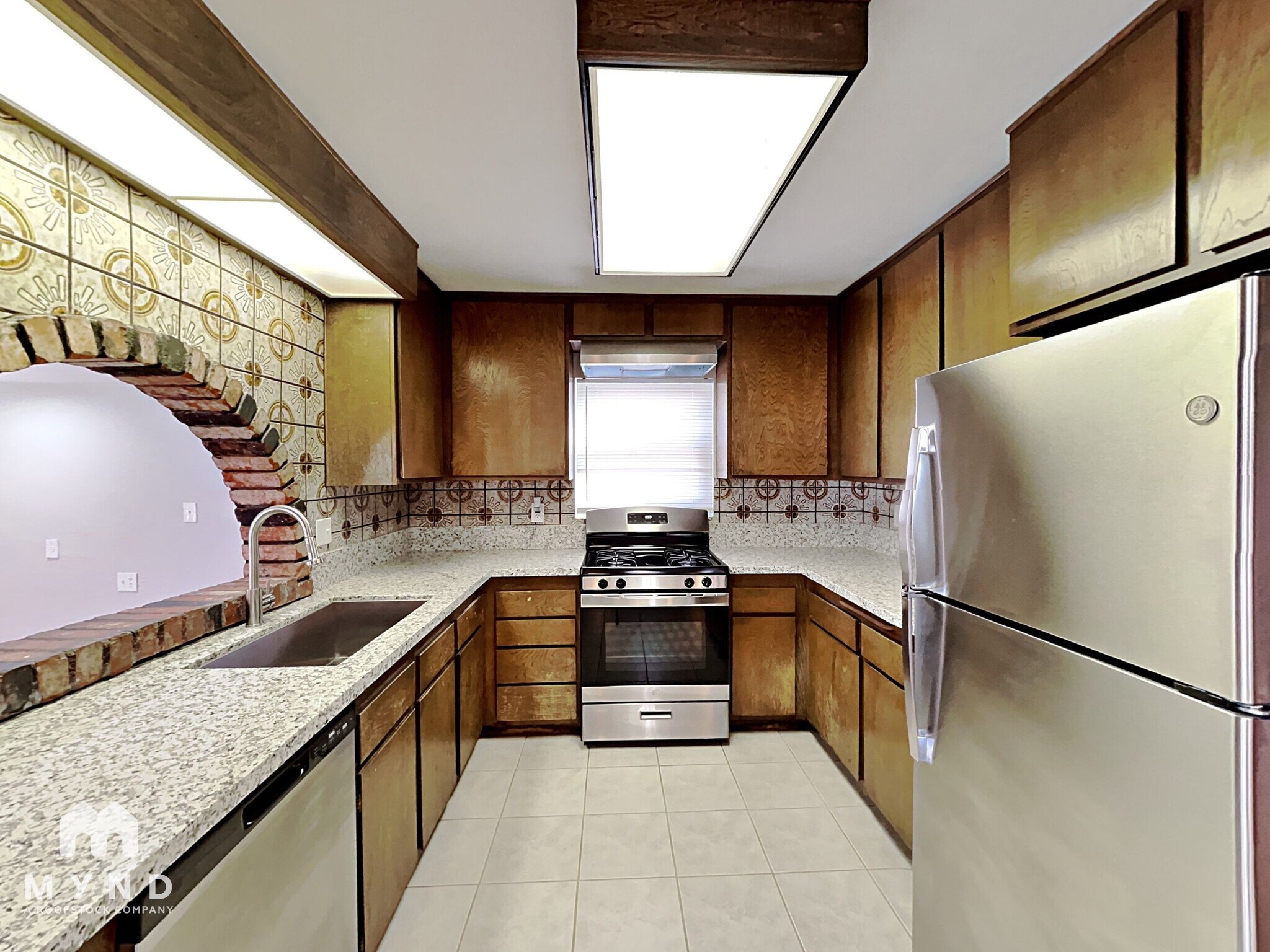 Building Photo - 7052 Acorn Ct