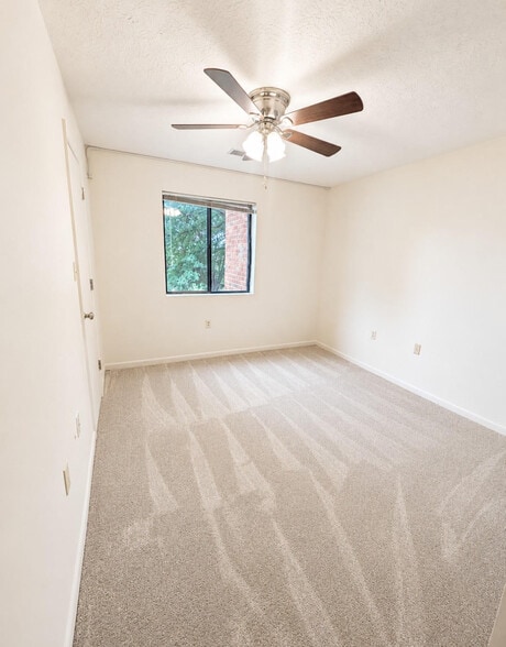 Building Photo - 122 Turtle Creek Rd