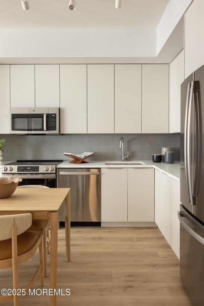 Building Photo - 1150 Kingsley St