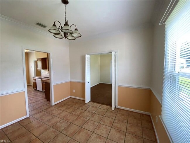 Building Photo - Lovely Ranch in Grassfield School District!