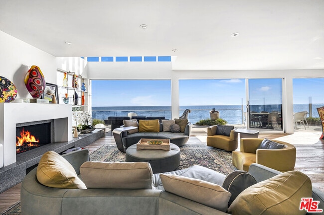 Building Photo - 26940 Malibu Cove Colony Dr