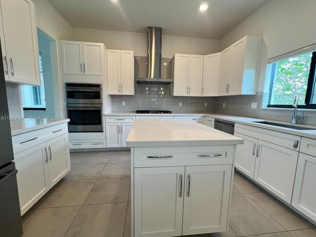 Building Photo - 10970 Pacifica Wy