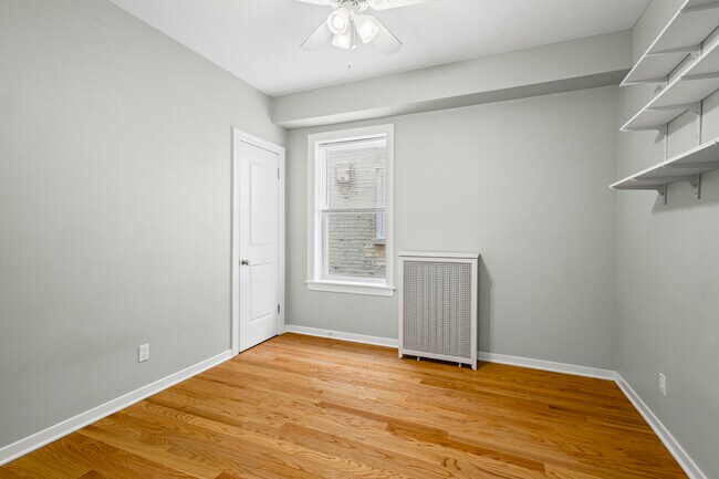 Building Photo - 3751 W Irving Park Rd