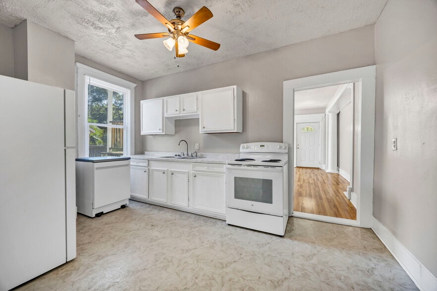 Building Photo - 3125 Heyward St