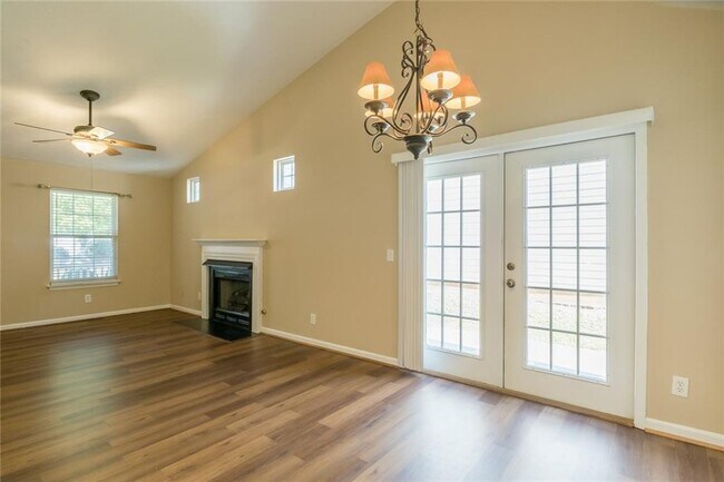 Building Photo - 2375 Lexington Ln
