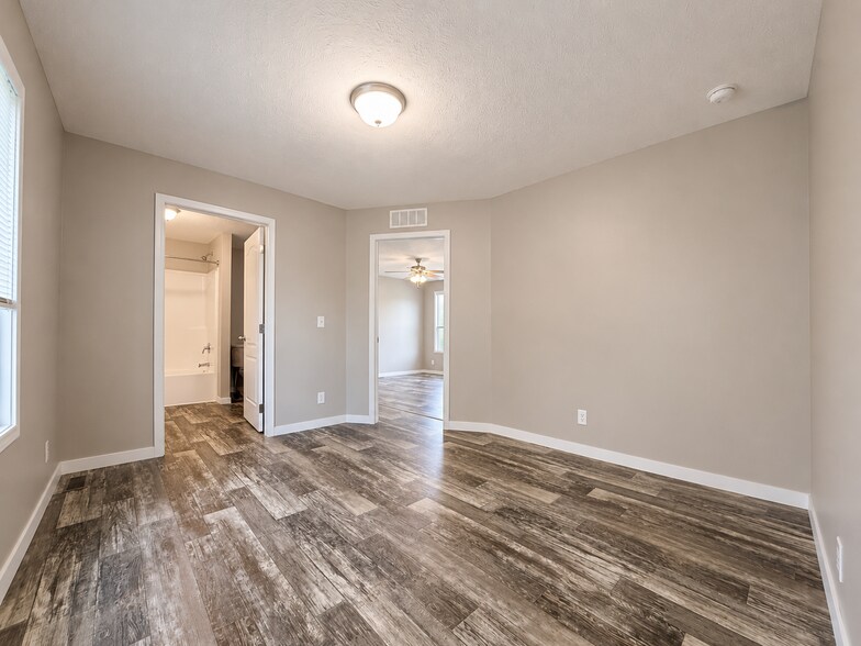 Building Photo - 12556 Margaret Ct