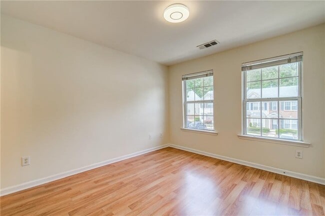 Building Photo - 3285 Hidden Cove Cir NW