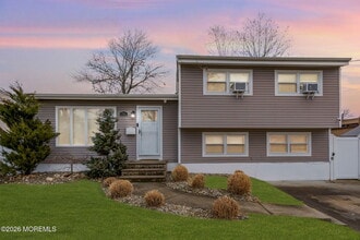 Building Photo - 56 Grace Dr