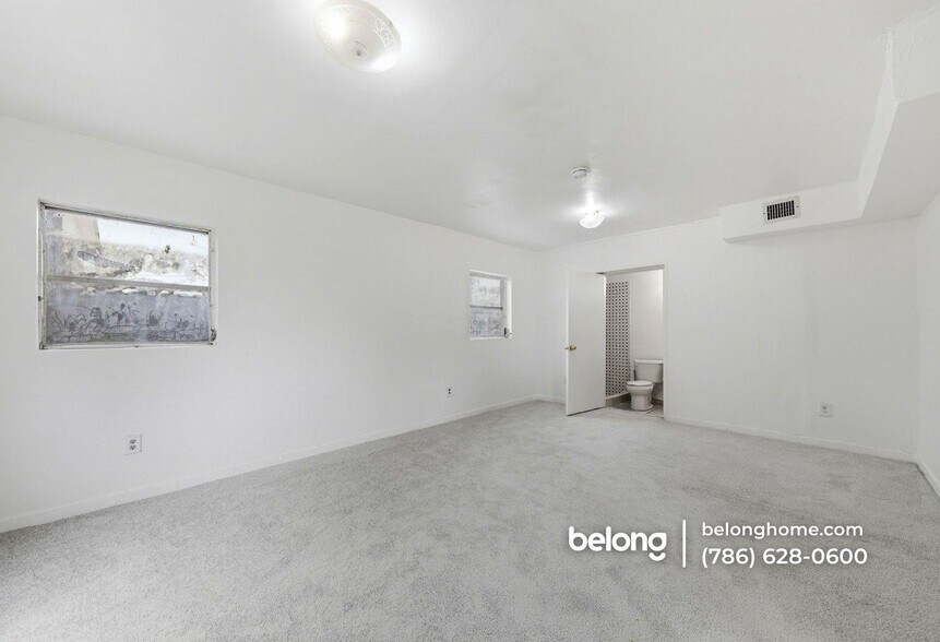 Building Photo - 280 Seaman Ave