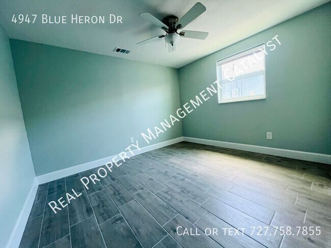 Building Photo - 4947 Blue Heron Dr