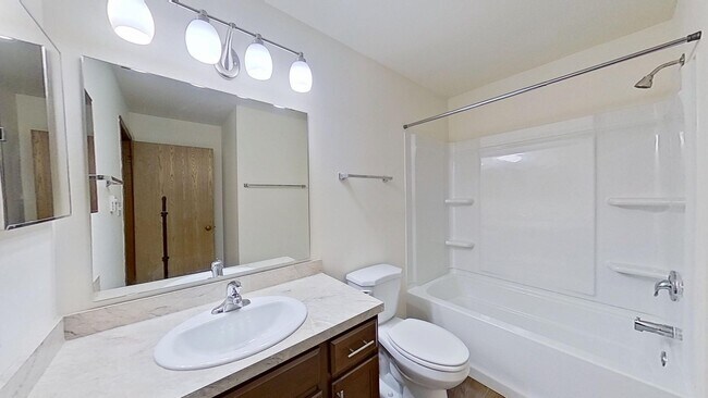 Building Photo - RENT SPECIAL - Renovated Upper 2 Bedroom 1.5 Bathroom Apartment Available