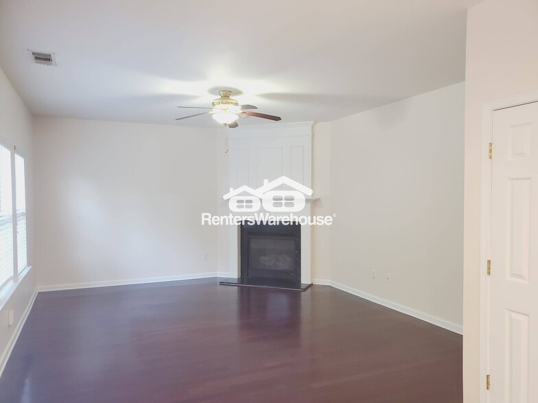 Building Photo - 7711 Parkside Dr