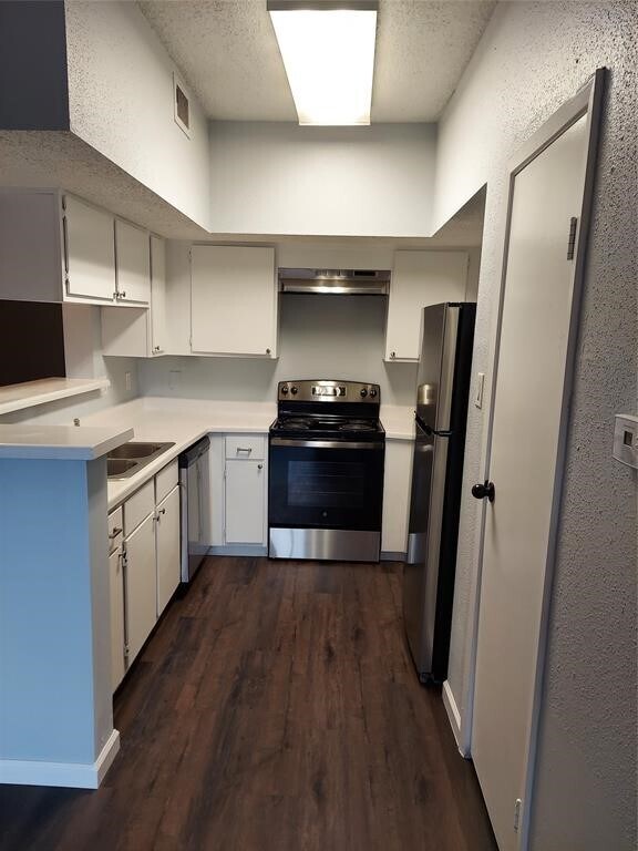 Building Photo - 10855 Meadowglen Ln