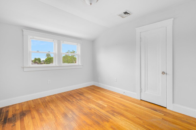 Building Photo - 63 Jastram St