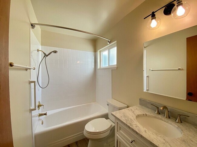Building Photo - Beautifully Renovated 2-Bedroom Duplex Near Downtown Napa & Fuller Park