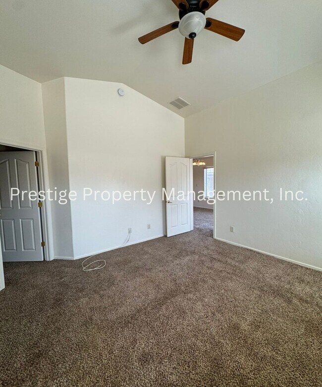 Building Photo - Charming Desirable Vail Home