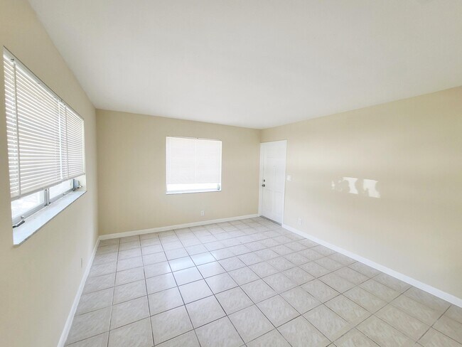 Building Photo - 412 Conniston Rd