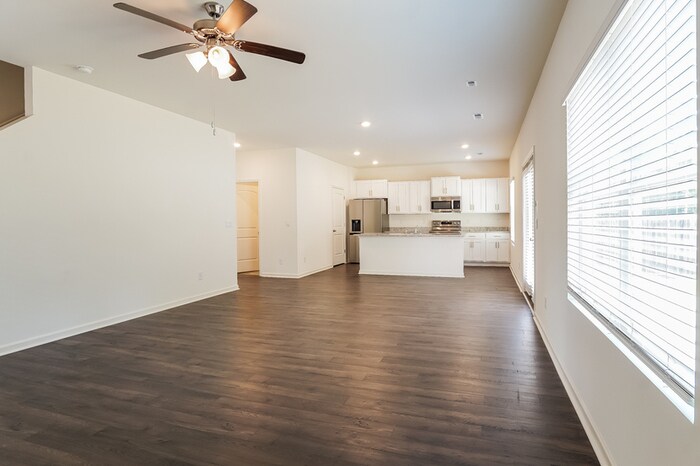Building Photo - 5776 Timber Leaf Lp