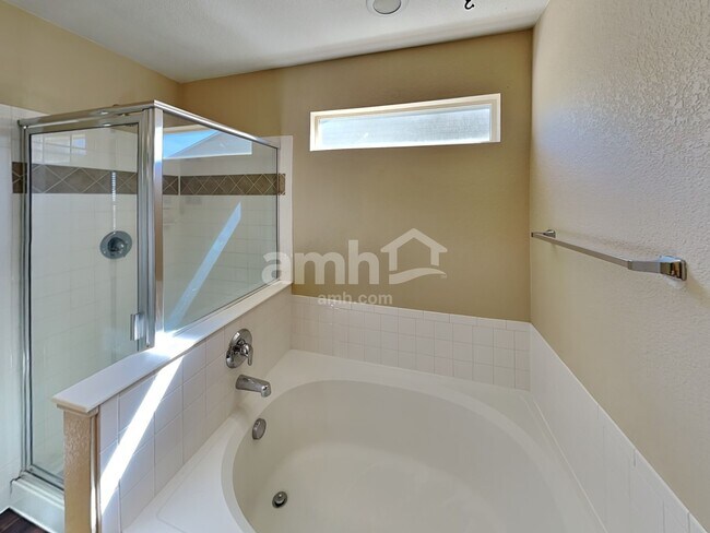 Building Photo - 10175 Fraser St