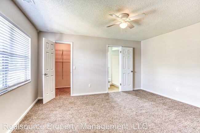 Building Photo - 40 Windtree Ln