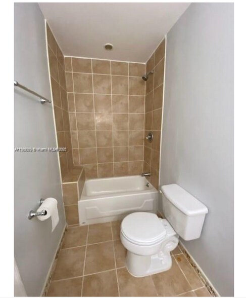 Building Photo - 6620 SW 41st St